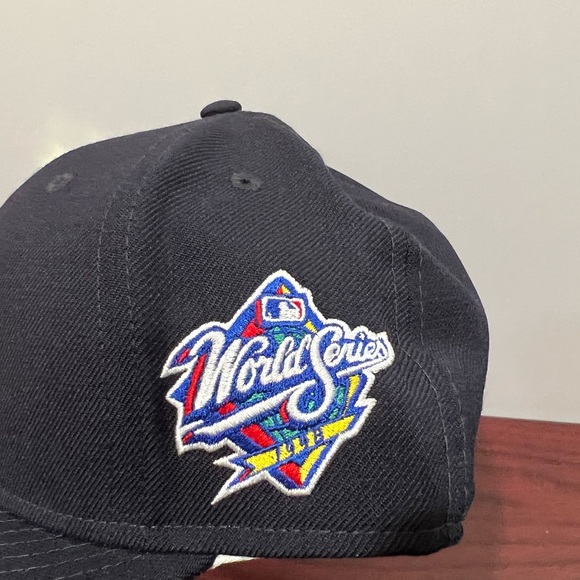 New Era, 59Fifty Fitted Hat, New York Yankees, 1998 World Series, Blue - Picture 9 of 10